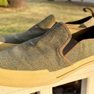 Dr. Martens Men's Slip-On Canvas Loafers Toomey  - Olive.  Men 9.0